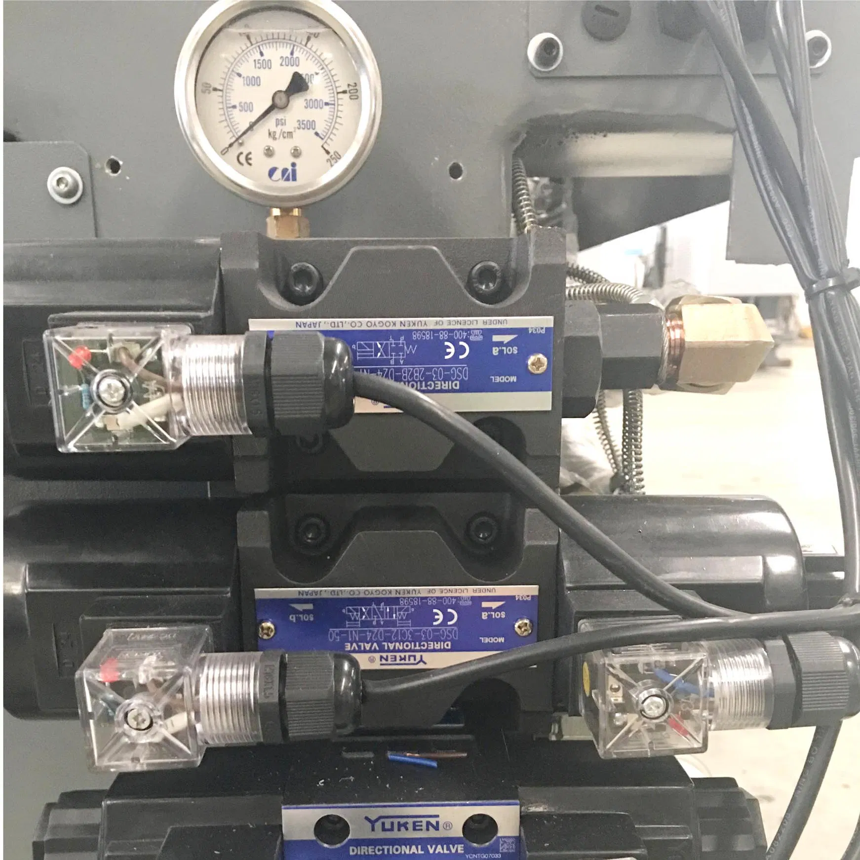 Accept Custom Rubber Injection Molding Machine